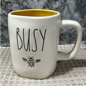 NWT Rae Dunn “BUSY” Bee Mug 16 oz